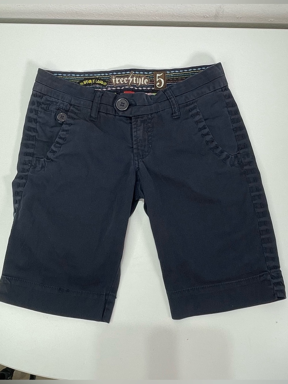 Y2K Freestyle Revolution Shorts Juniors 5 27 waist Navy Bermuda Wear It Loud